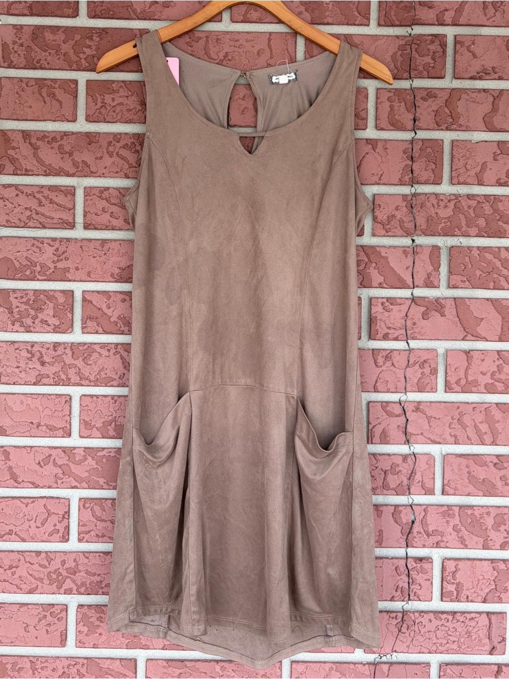 Eyeshadow Sleeveless Shift Dress in Taupe Brown